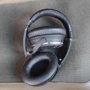 Srhythm Black Wireless Headset 5.3. NWOT
